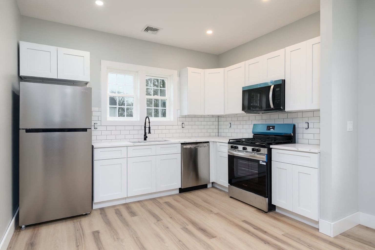 Building Photo - 18 Georgia Ave