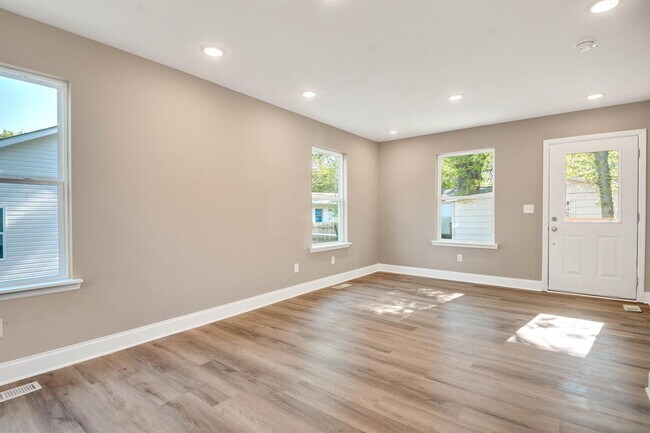 Building Photo - 3716 Central Ave