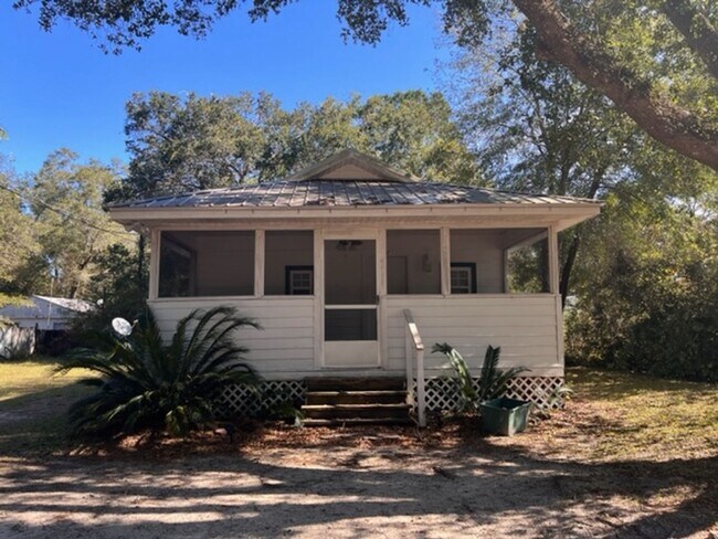 Building Photo - House in Medart