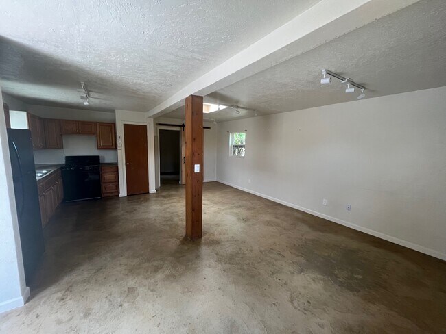 Building Photo - 1824 Hopewell St