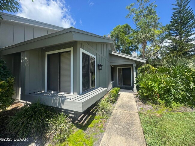 Building Photo - 1917 Goldenrod Way
