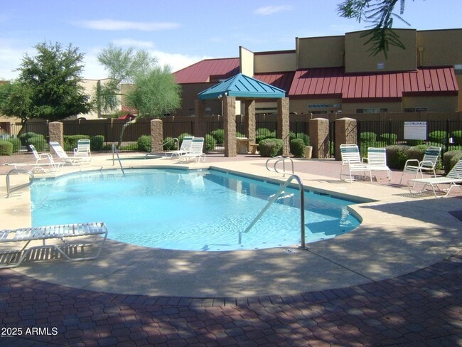 Building Photo - 1015 S Val Vista Dr