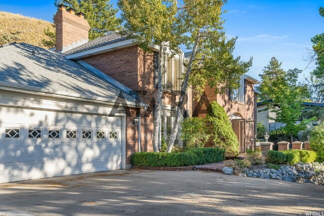 Building Photo - 1577 E Tomahawk Dr