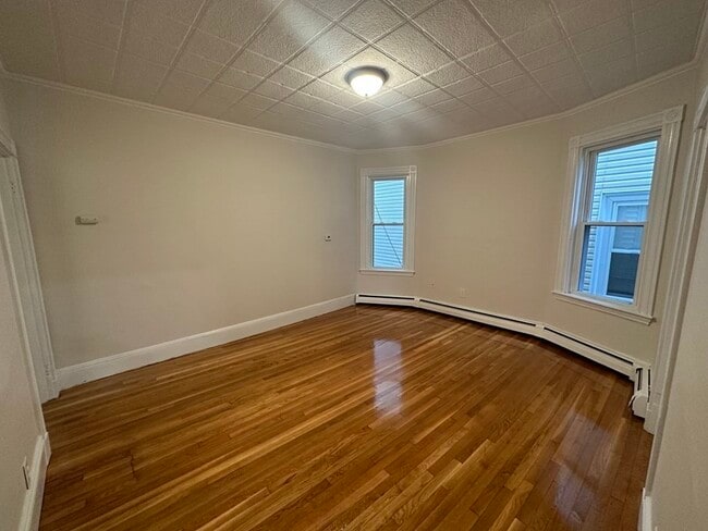 Building Photo - 24 Melvin St