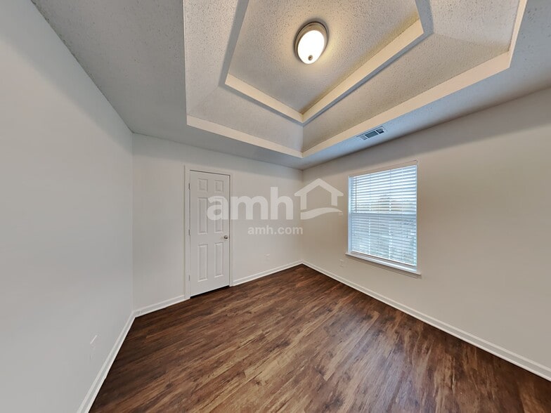 Building Photo - 1864 Tulip Petal Rd