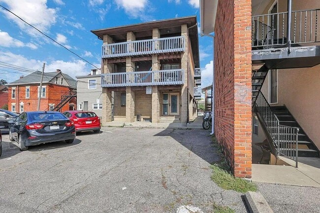 Building Photo - 89 W 9th Ave