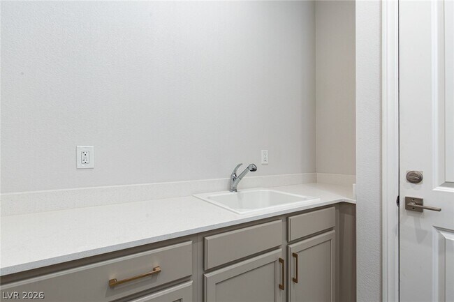 Building Photo - 2267 High Perch St