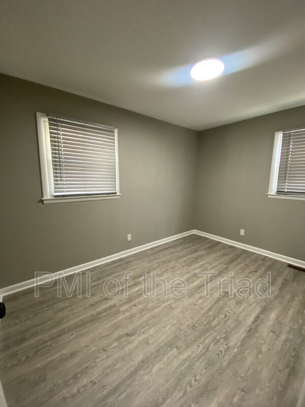 Building Photo - 1505 Julian St