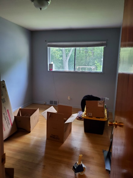 Building Photo - 707 Newport Pl