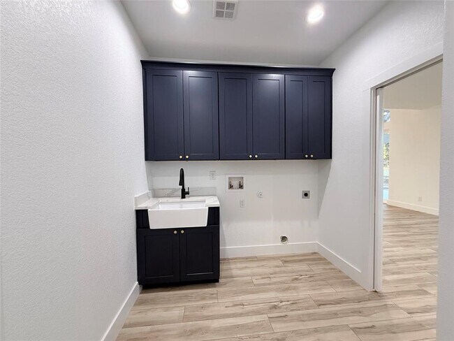 Building Photo - 21000 Nantucket Cove