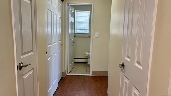 Building Photo - 18 Quintard Terrace