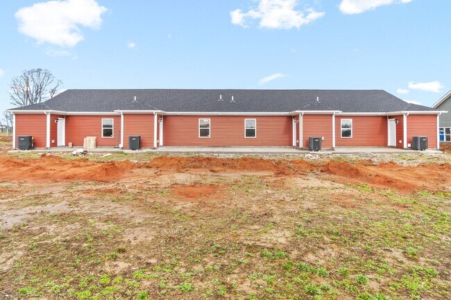 Building Photo - 9550 Russellville Rd