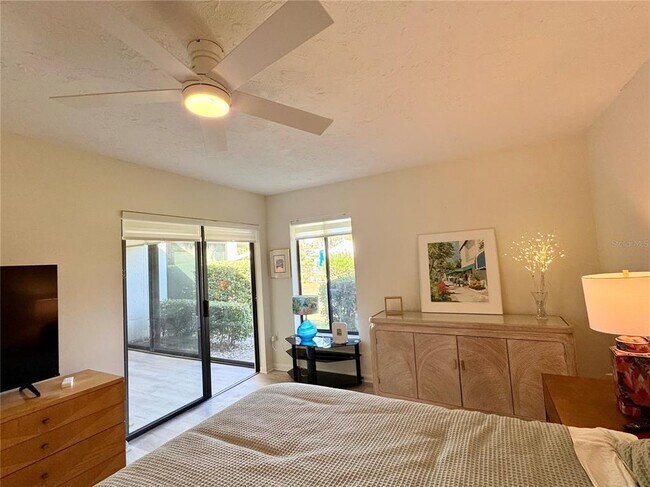 Building Photo - 5222 Myrtle Wood