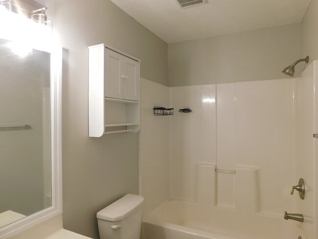 Building Photo - 517 White River Dr