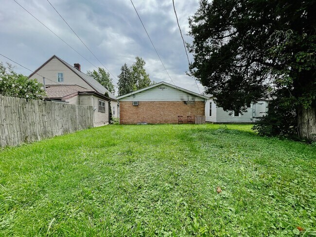 Building Photo - Near Local Shops and Restaurants