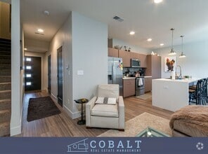 Building Photo - Luxury Town Home Located in Grand Mere
