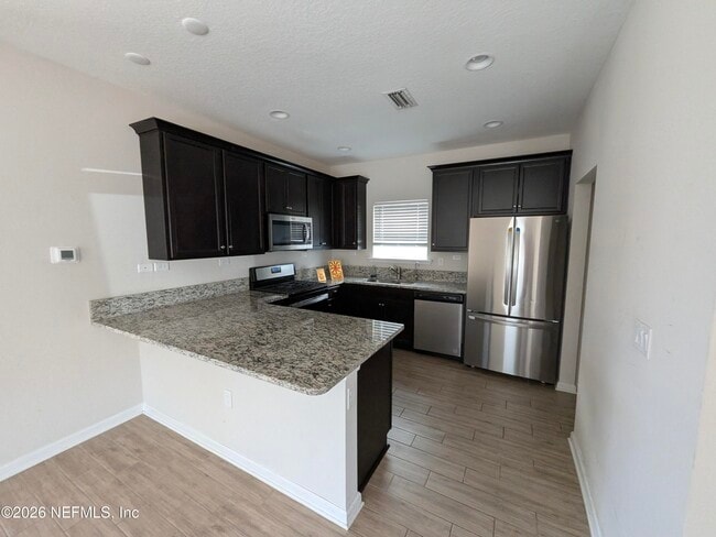 Building Photo - 100 Golden Fern Dr