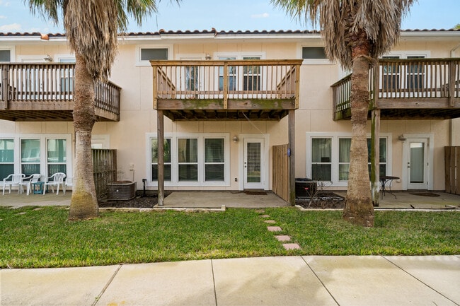 Building Photo - 14878 Granada Dr