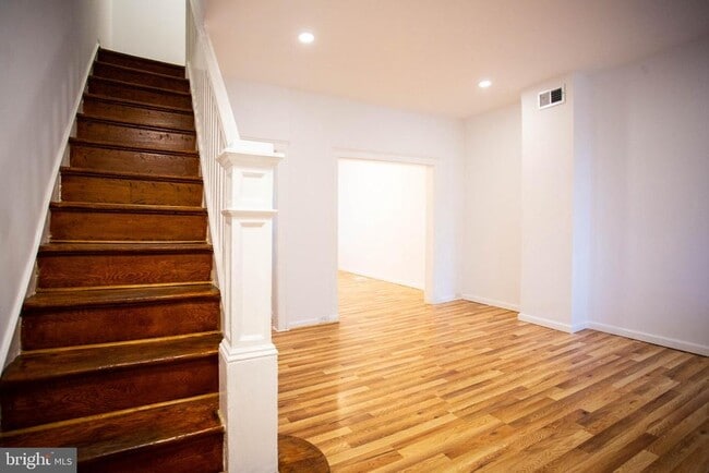 Building Photo - 3702 Hayward Ave