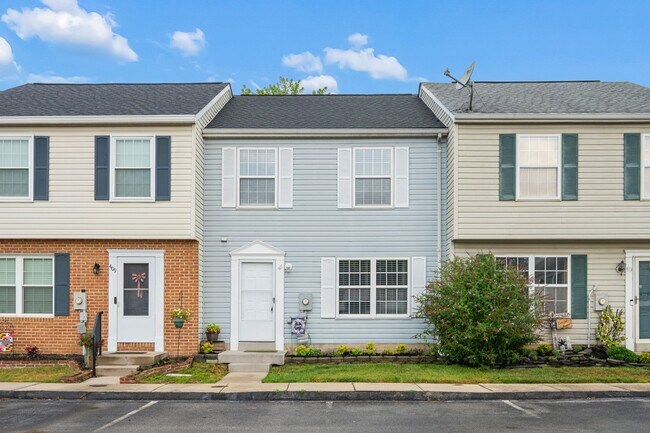 Building Photo - 411 Old Oak Pl