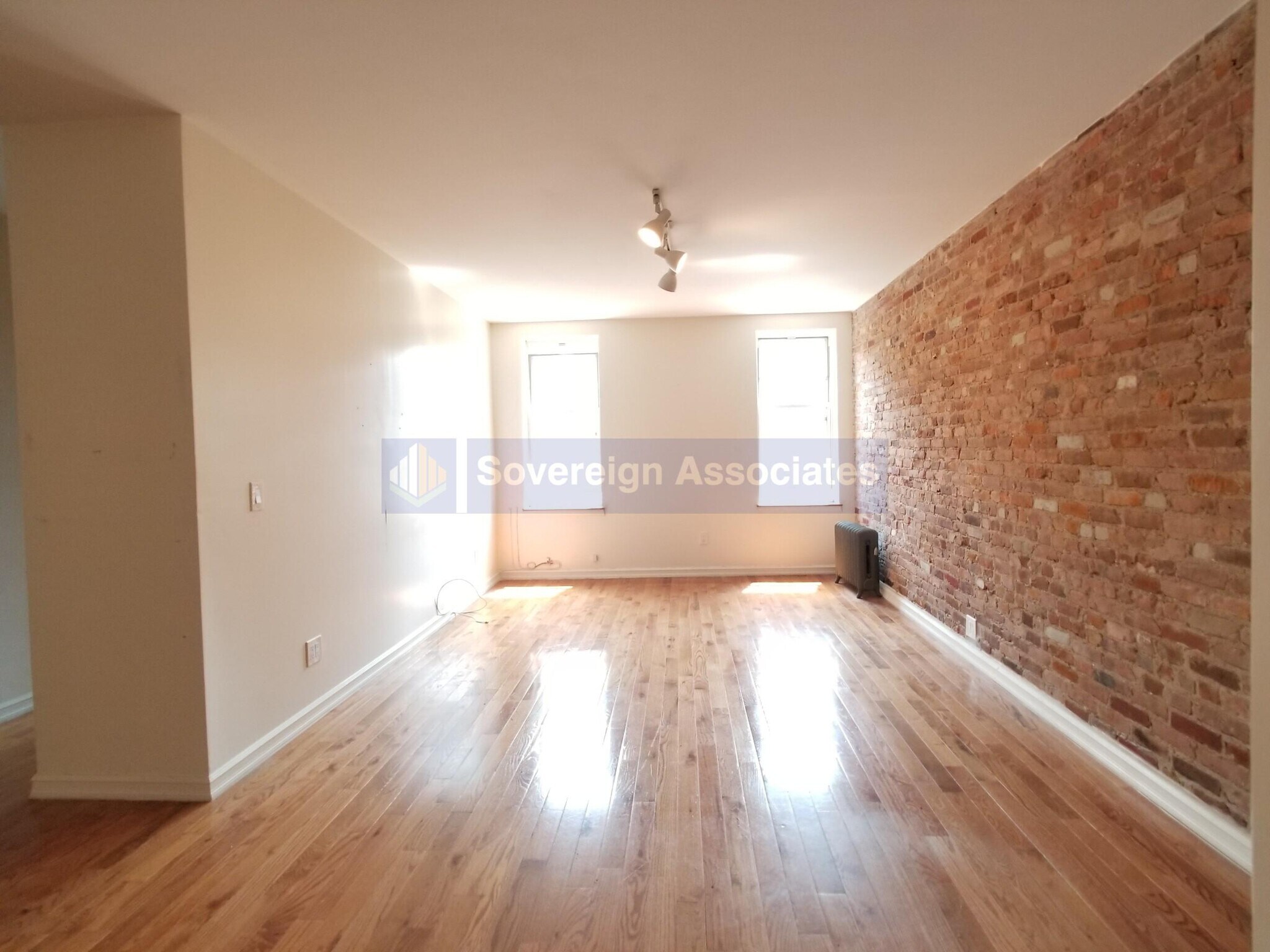 Building Photo - 707 W 171st St