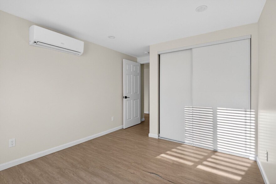 Building Photo - 1751 Cabrillo Ave