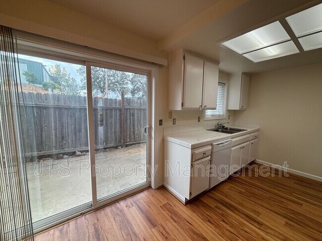 Building Photo - 2515 Merrychase Dr