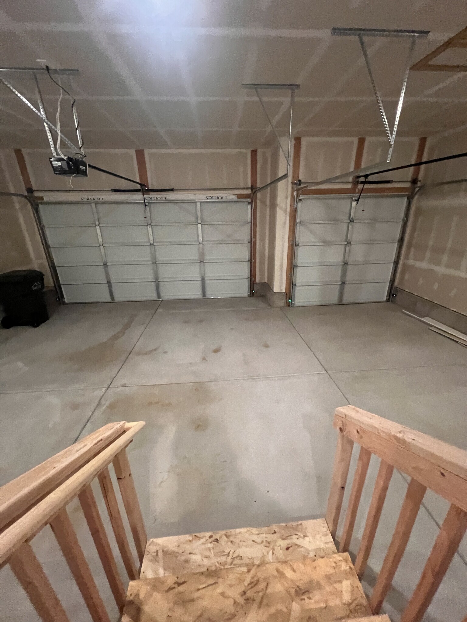 garage - 384 W 630 N