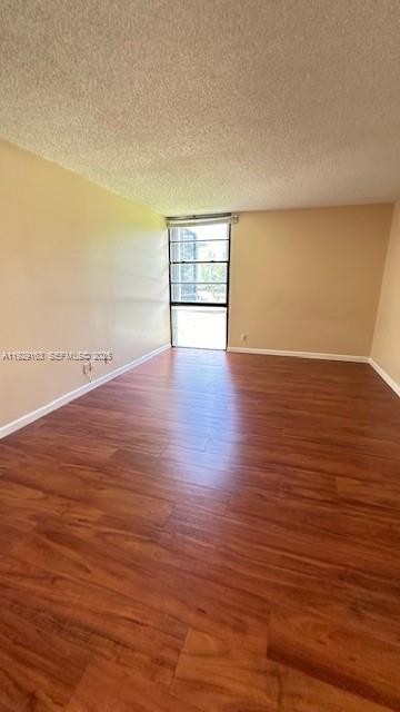 Building Photo - 3401 N Country Club Dr