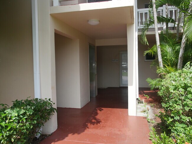 Building Photo - 2769 Garden Dr S