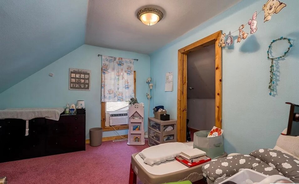 Building Photo - 415 8th St N