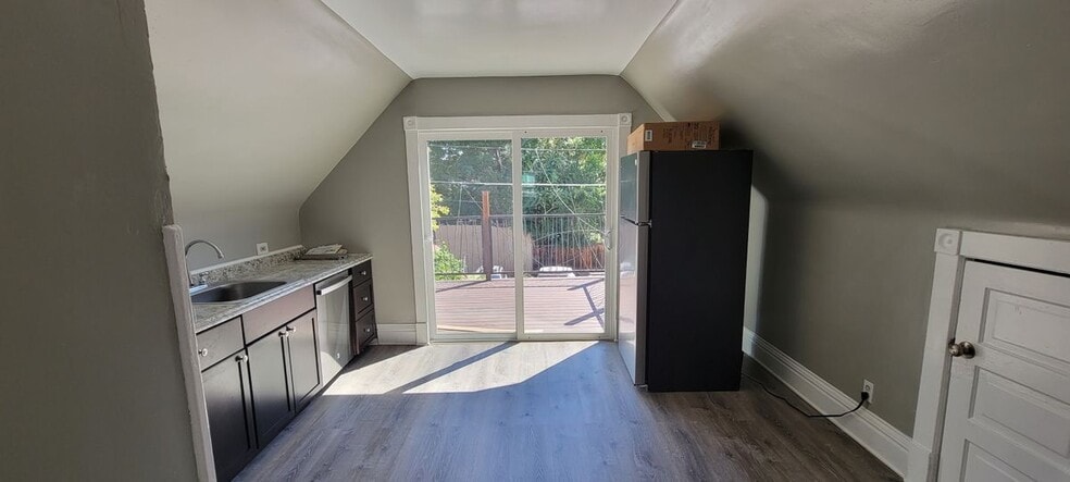 Building Photo - 1042 N Clarkson St