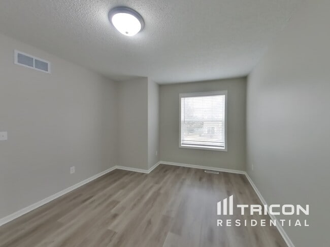 Building Photo - 9638 Zircon Ln N