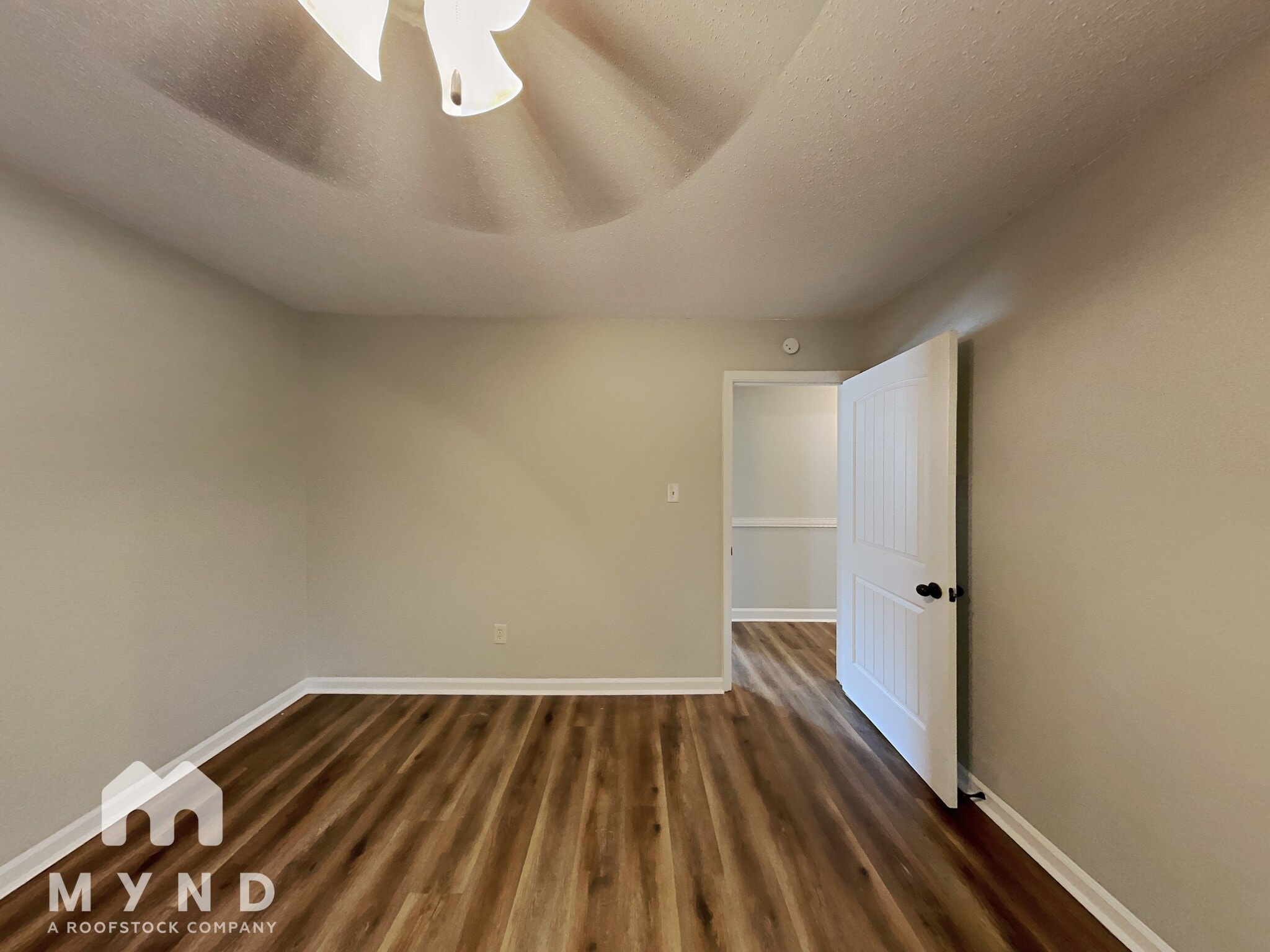 Building Photo - 7542 Lone Oak Cove