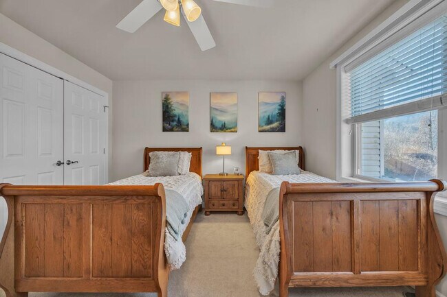 Building Photo - 270 Creatwood Trail