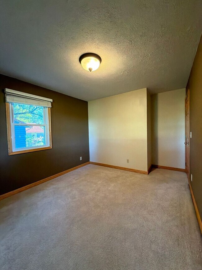 Building Photo - Country Living with Convenient Access 3 Bedroom Brick Ranch Home in Goshen