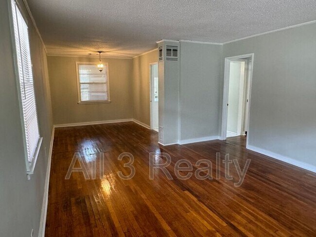 Building Photo - 4259 Hickory Dr