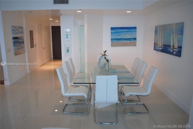 Building Photo - 17301 Biscayne Blvd