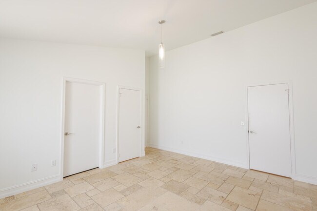Building Photo - 23157 Bentley Pl