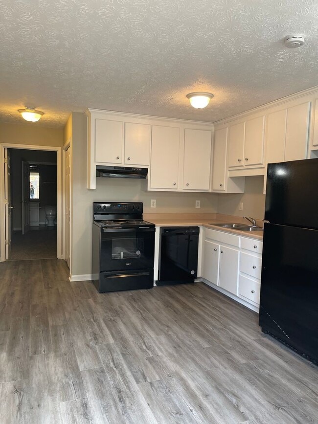 Building Photo - 2 bedroom 2 bath ranch Duplex in Douglasville, GA