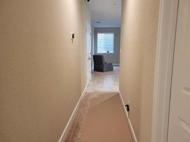 Building Photo - 1618 Oak St