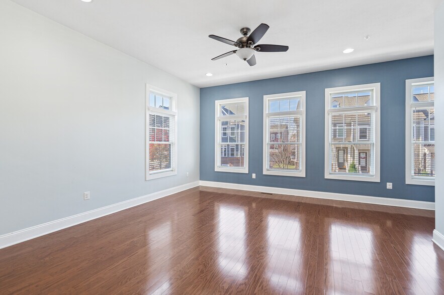 Building Photo - 337 Osona Ln