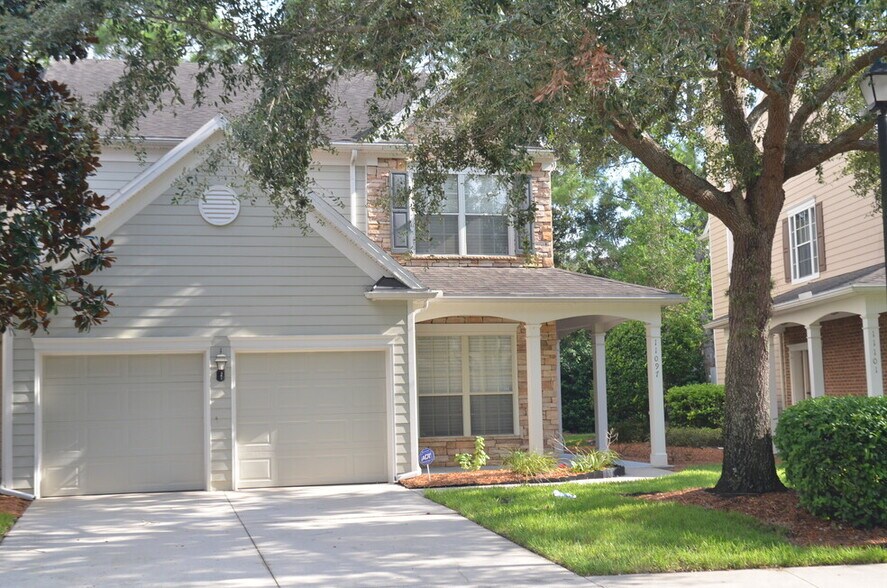 House - 11097 Castlemain Cir S