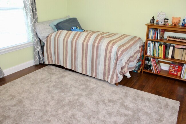 Building Photo - Beautiful 3 Bedroom 2 Bath in Sterling Heights