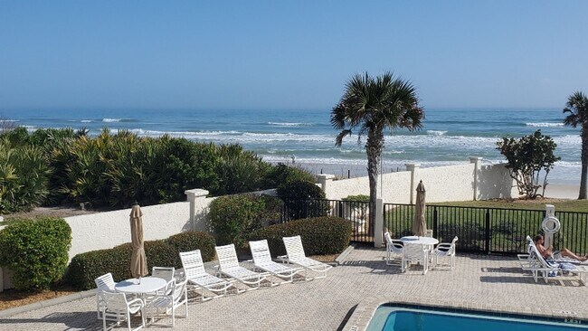 Building Photo - Oceanfront Poolside 2/2 Condo