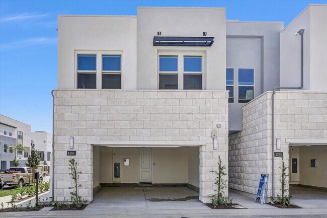 Building Photo - Modern Gated Townhome in Montebello — 4BD/4BA, Built 2024