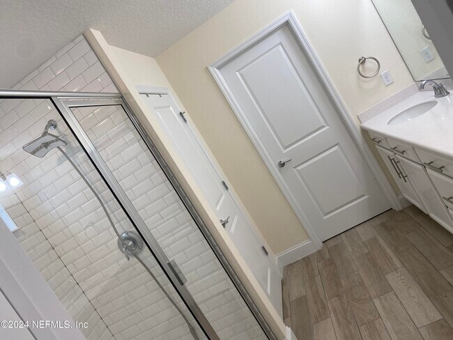 Building Photo - 130 Clifton Bay Lp