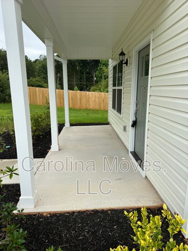 Building Photo - 311 Ponder Rd