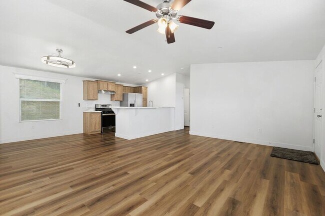 Building Photo - 40589 Los Amantes Rd