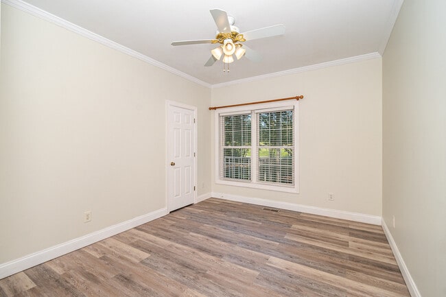 Building Photo - 8605 Haw River Rd